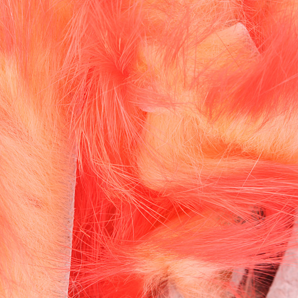 Hareline Rabbit Flesh Two Tone skersai plauko pjautos triušio kailio juostelės